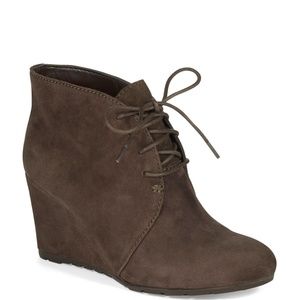 Clarks wedge chocolate brown booties